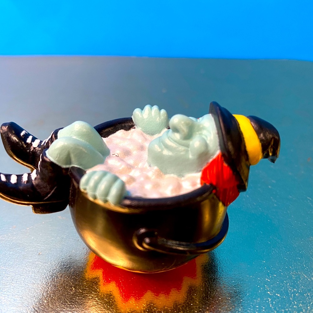 HALLMARK HEARTLINE VTG 80’s WITCH IN CAULDRON HALLOWEEN HOWLERS - Picture 6 of 9